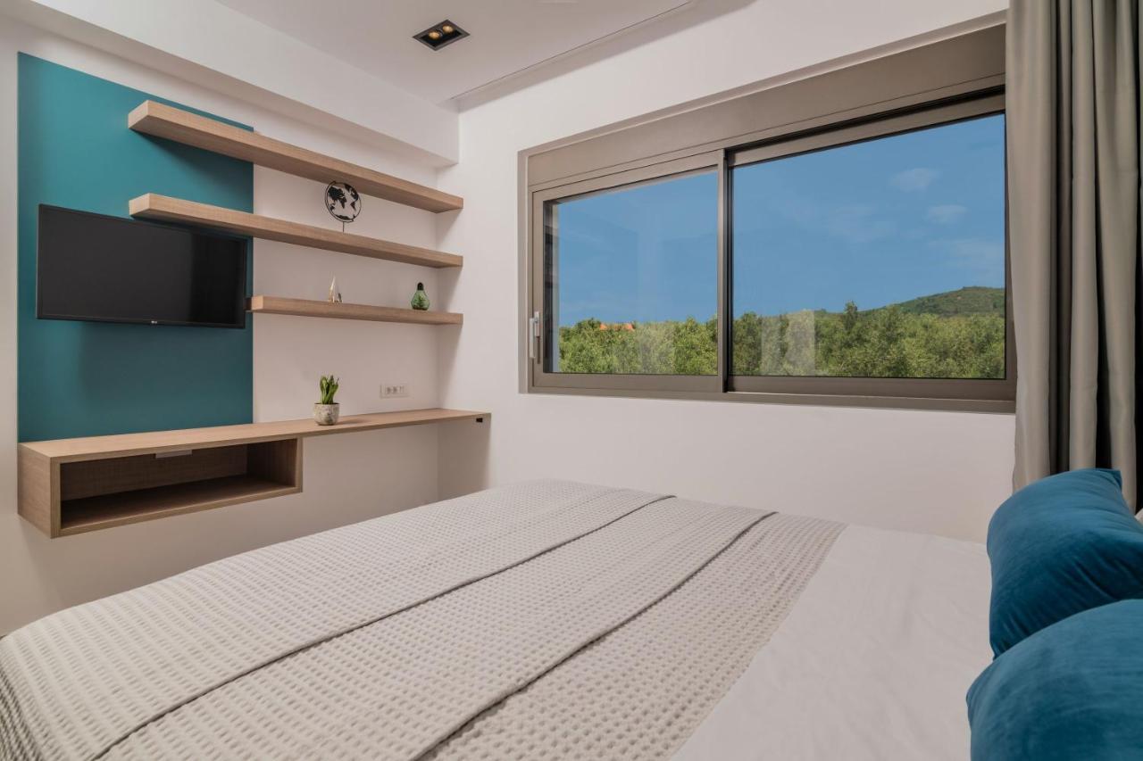 Kalipádhon Antonia Villa - Luxurious Serenity With Private Pool, By Zantewize מראה חיצוני תמונה