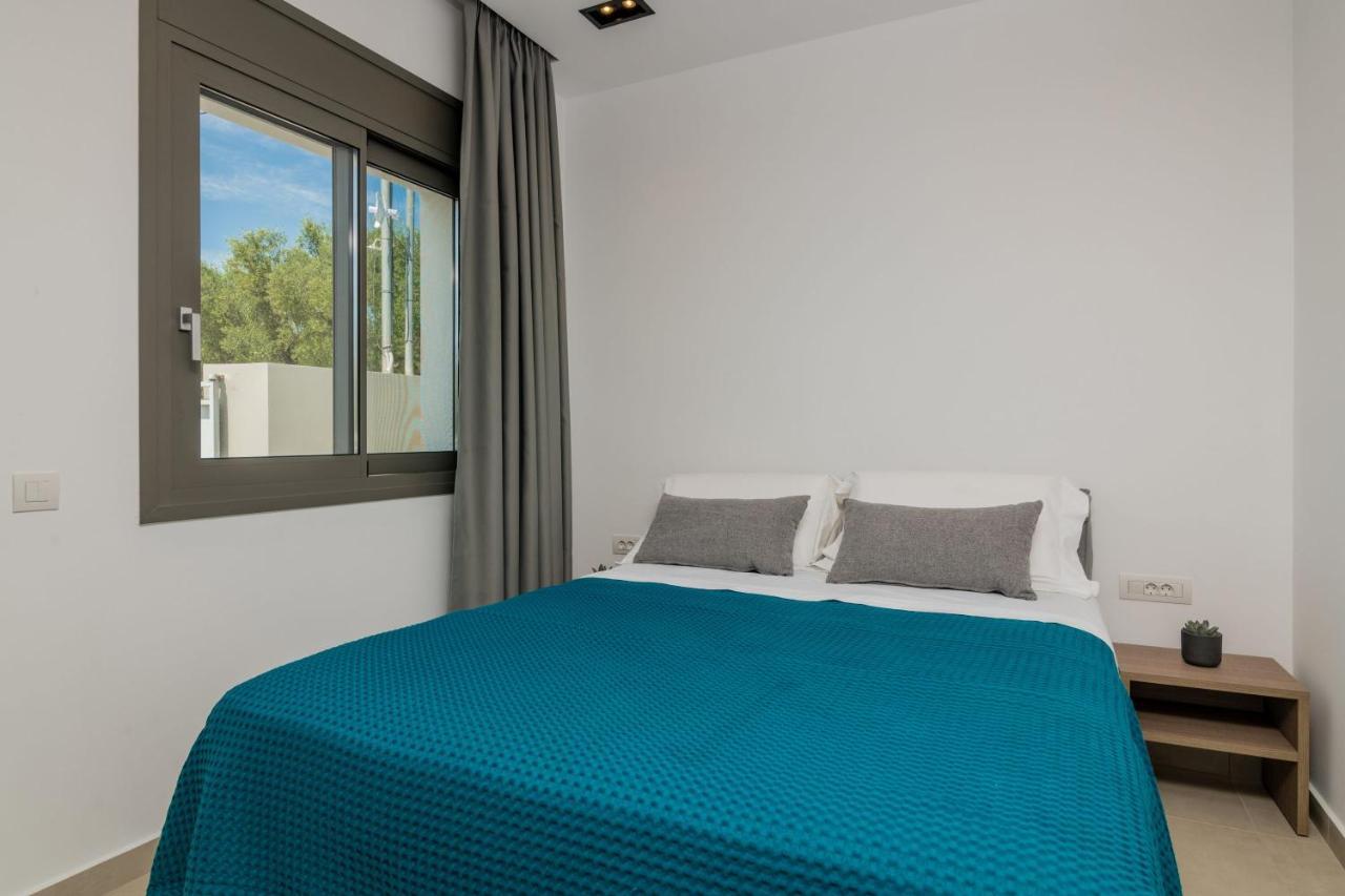 Kalipádhon Antonia Villa - Luxurious Serenity With Private Pool, By Zantewize מראה חיצוני תמונה
