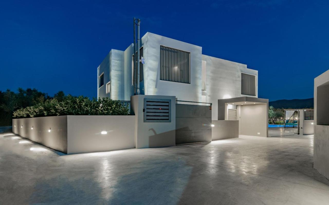 Kalipádhon Antonia Villa - Luxurious Serenity With Private Pool, By Zantewize מראה חיצוני תמונה
