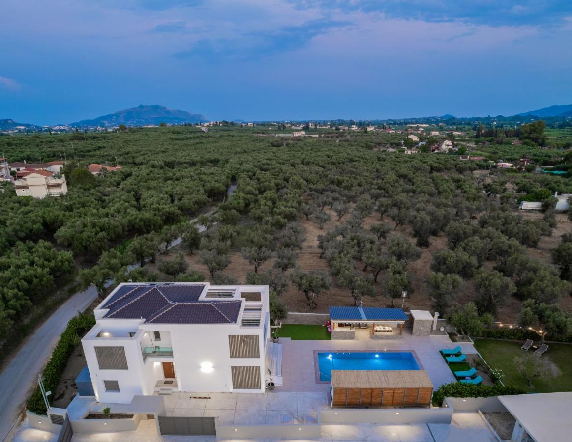 Kalipádhon Antonia Villa - Luxurious Serenity With Private Pool, By Zantewize מראה חיצוני תמונה