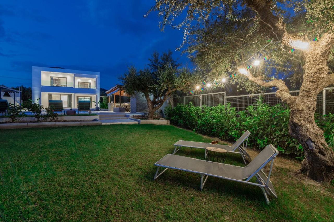 Kalipádhon Antonia Villa - Luxurious Serenity With Private Pool, By Zantewize מראה חיצוני תמונה