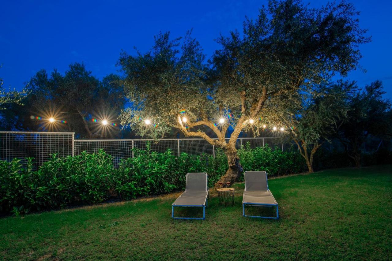 Kalipádhon Antonia Villa - Luxurious Serenity With Private Pool, By Zantewize מראה חיצוני תמונה