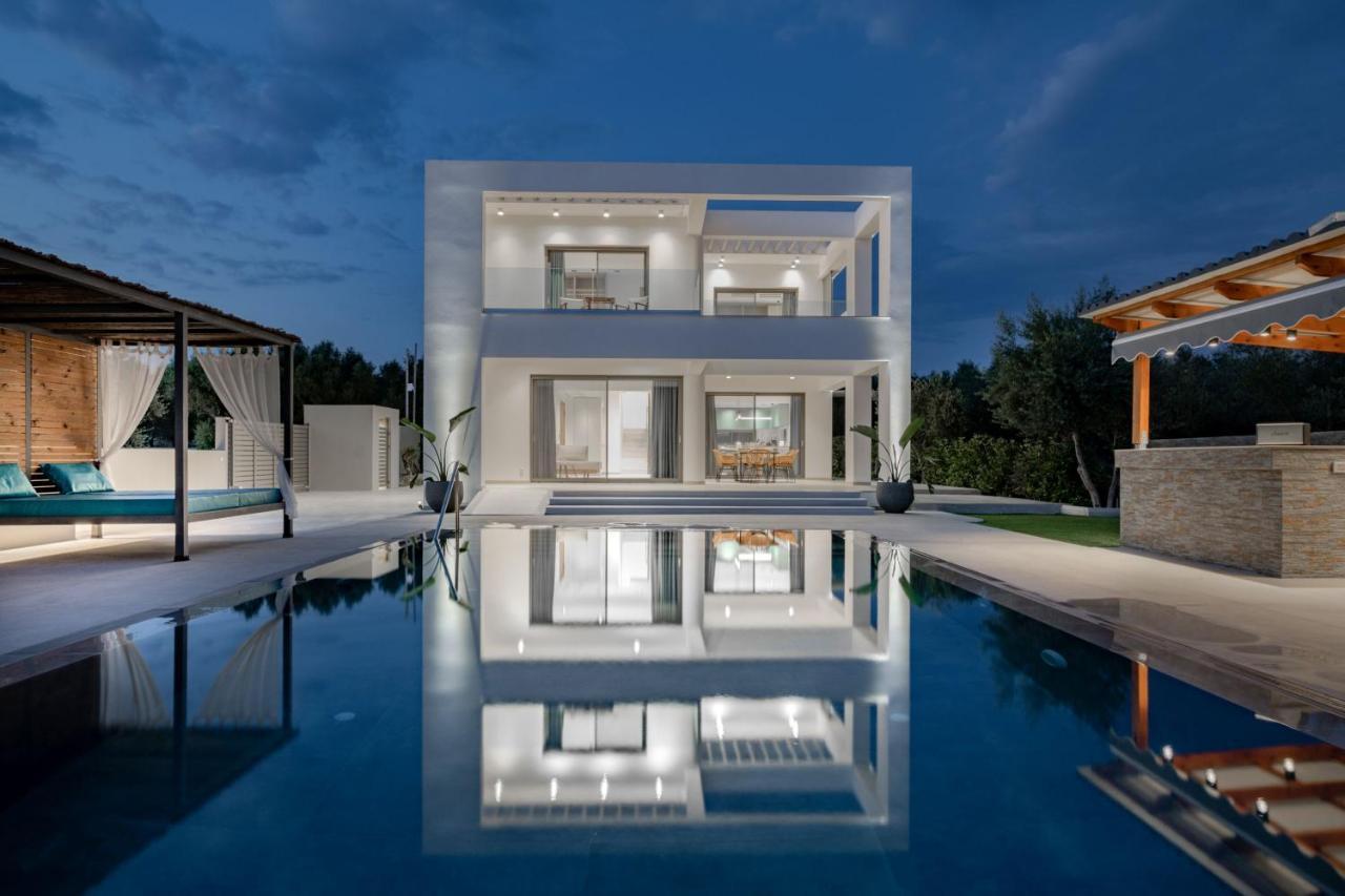 Kalipádhon Antonia Villa - Luxurious Serenity With Private Pool, By Zantewize מראה חיצוני תמונה