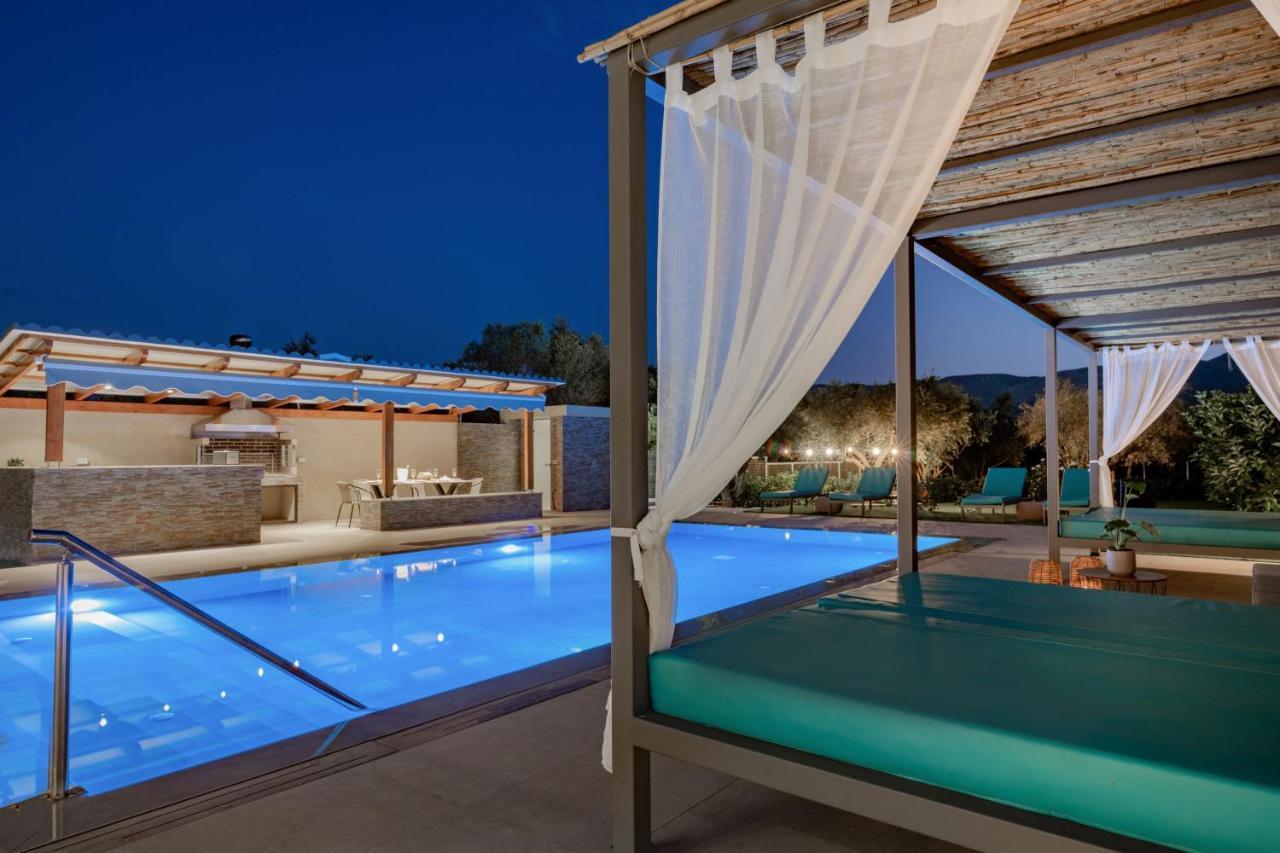 Kalipádhon Antonia Villa - Luxurious Serenity With Private Pool, By Zantewize מראה חיצוני תמונה