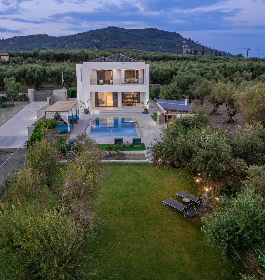 Kalipádhon Antonia Villa - Luxurious Serenity With Private Pool, By Zantewize מראה חיצוני תמונה